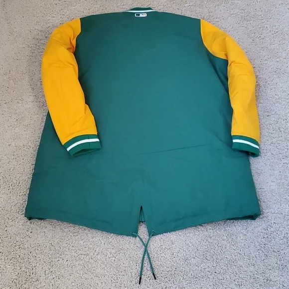 Nike Oakland A's Authentic Dugout Performance Full-Zip Jacket. - Picture 6 of 9